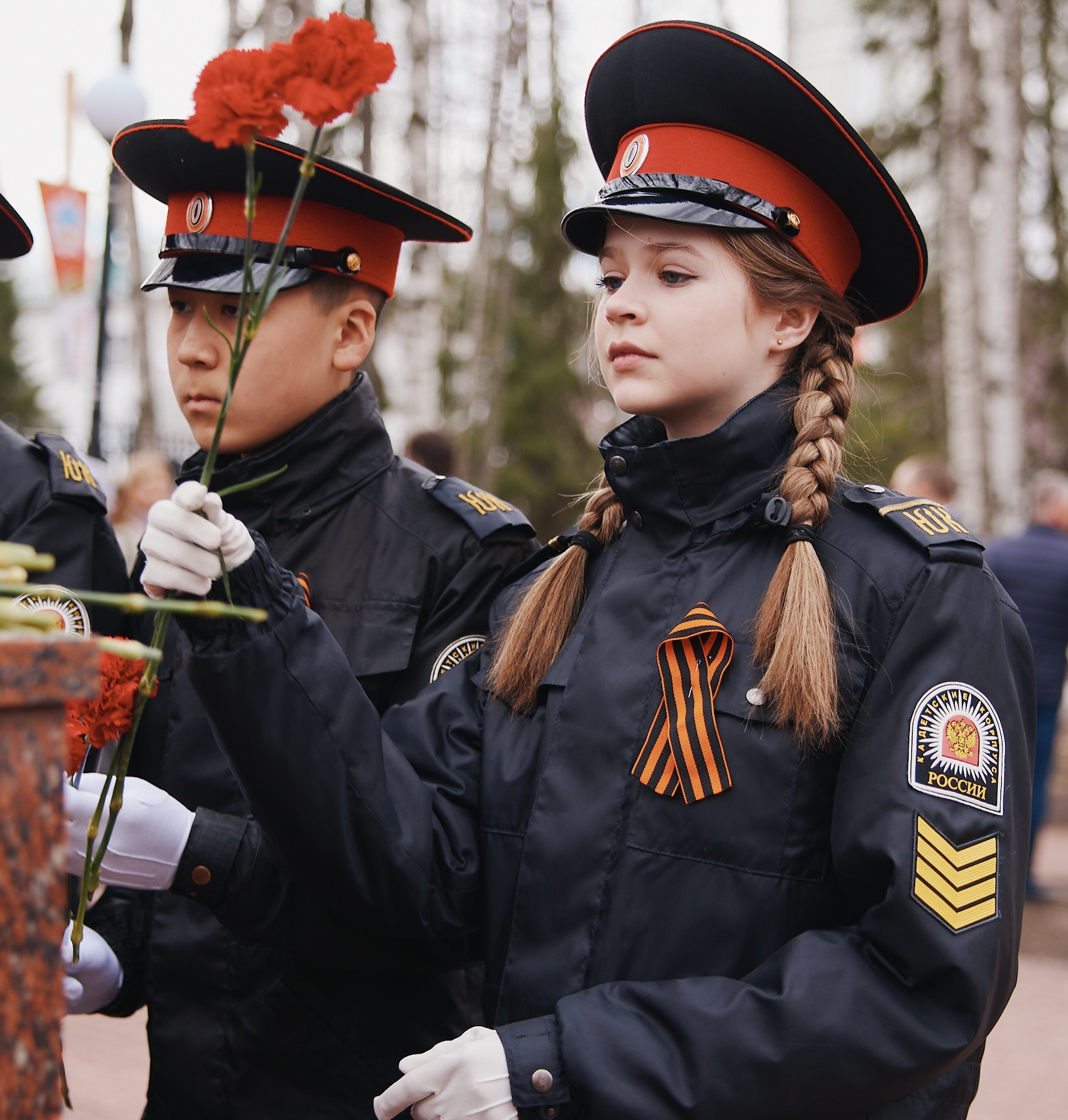 В День Весны и Труда в столице Югры почтили память тружеников тыла