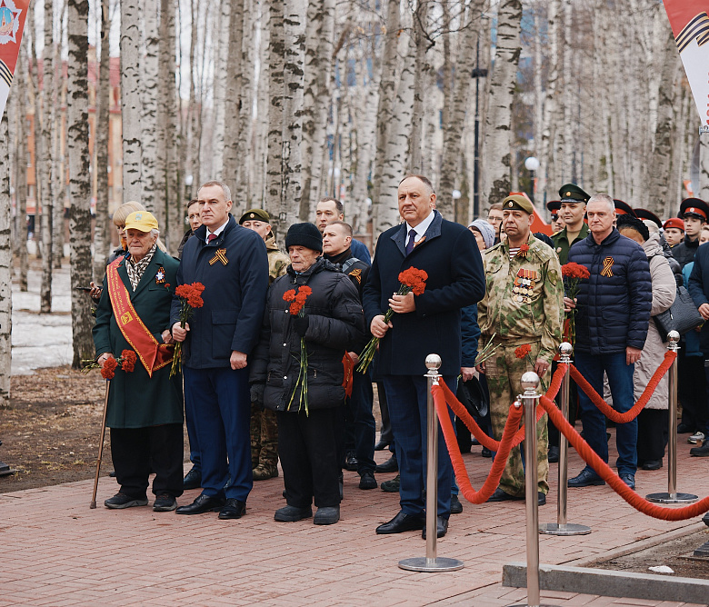 В День Весны и Труда в столице Югры почтили память тружеников тыла