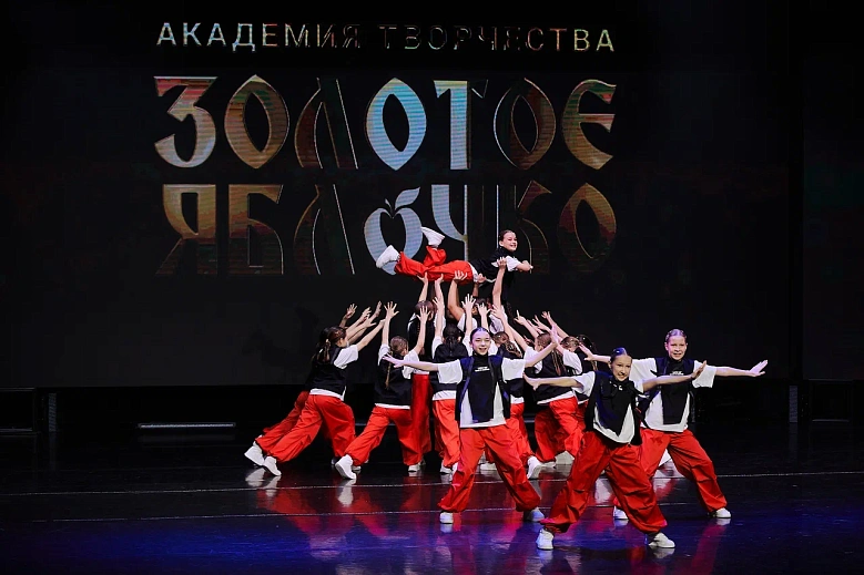 8 Гран-при и 6 лауреатов I степени: КДЦ «Октябрь» собрал россыпь наград всероссийского фестиваля