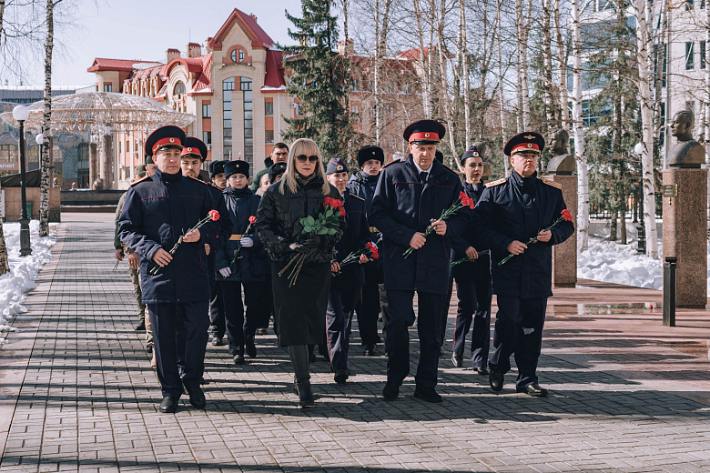 Представители Следственного комитета РФ почтили память защитников Отечества