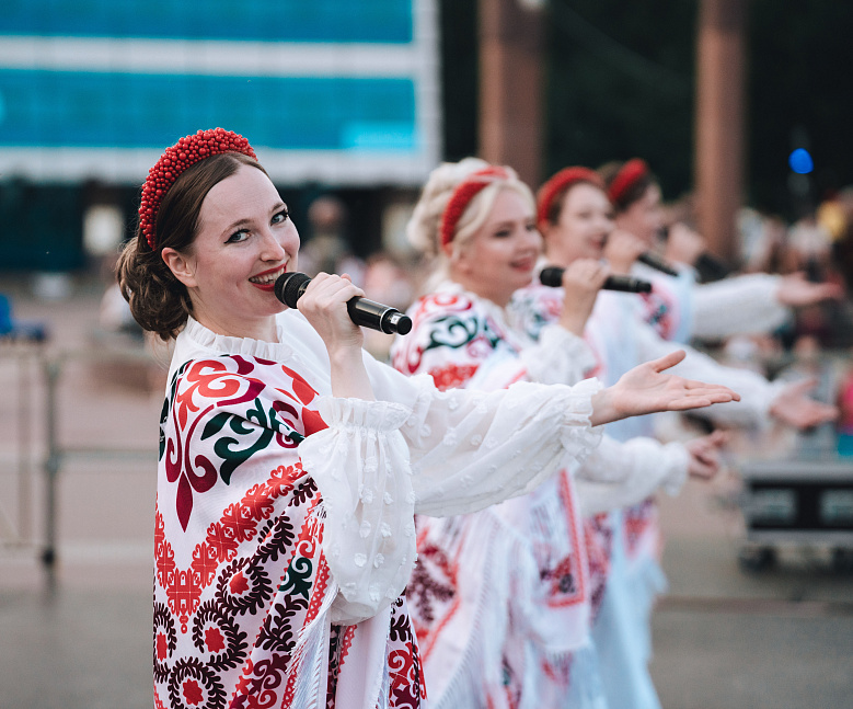 Воспевая Ханты-Мансийск и Россию