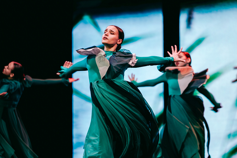 Школа танца PROFI DANCE на сцене КДЦ «Октябрь»