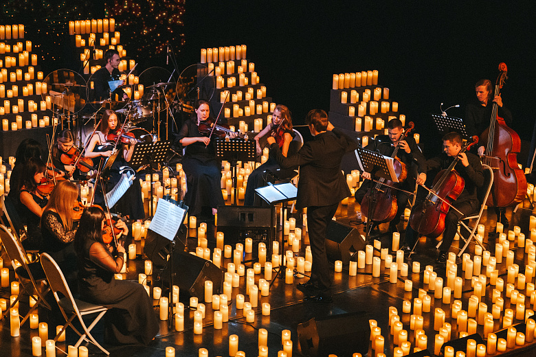 Шоу Lumisfera вновь в «Октябре»