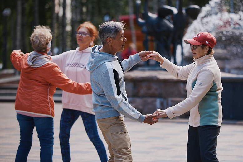 Танцы и шахматы: активное лето с КДЦ «Октябрь»