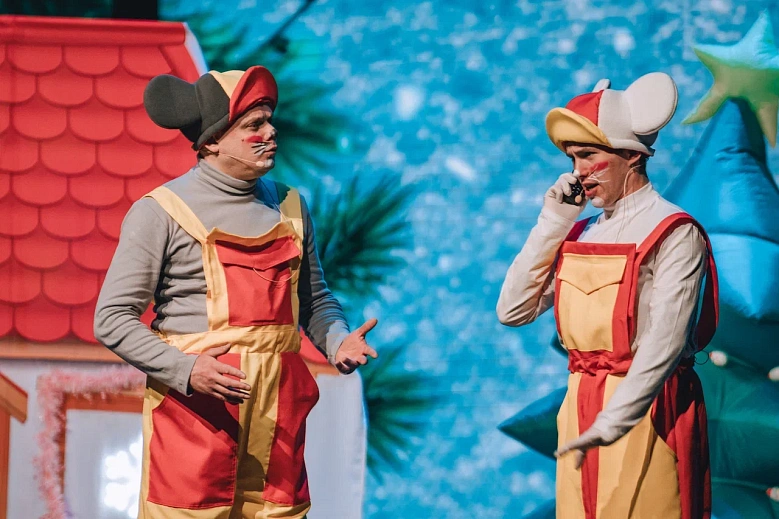 Новогодний спектакль-сказка от артистов из Москвы и Екатеринбурга