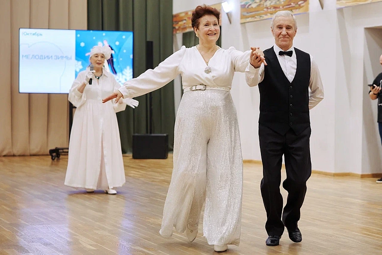 «Мелодии зимы» закружили старшее поколение Ханты-Мансийска