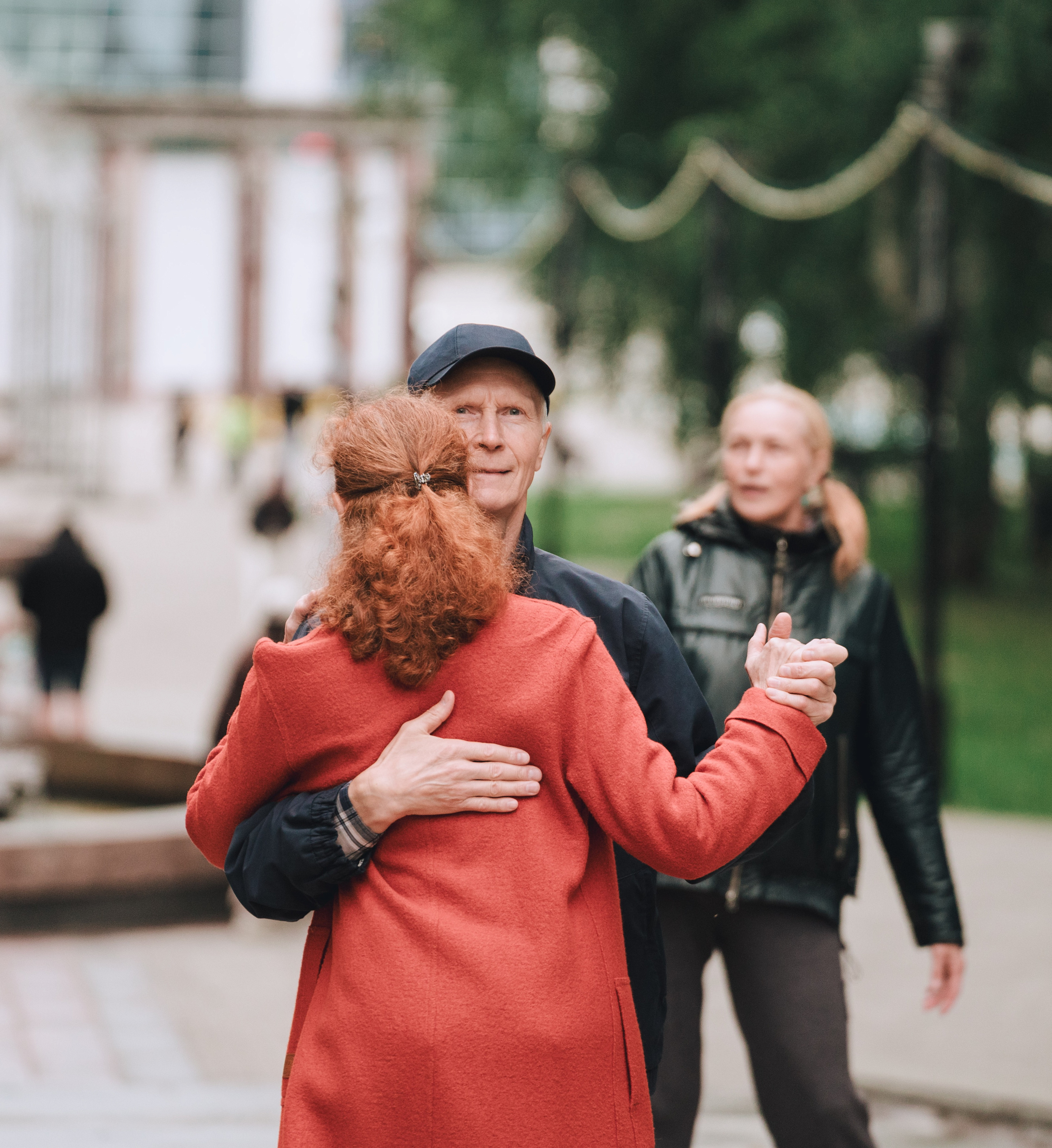 Танцплощадки под открытым небом в Ханты-Мансийске продолжаются!