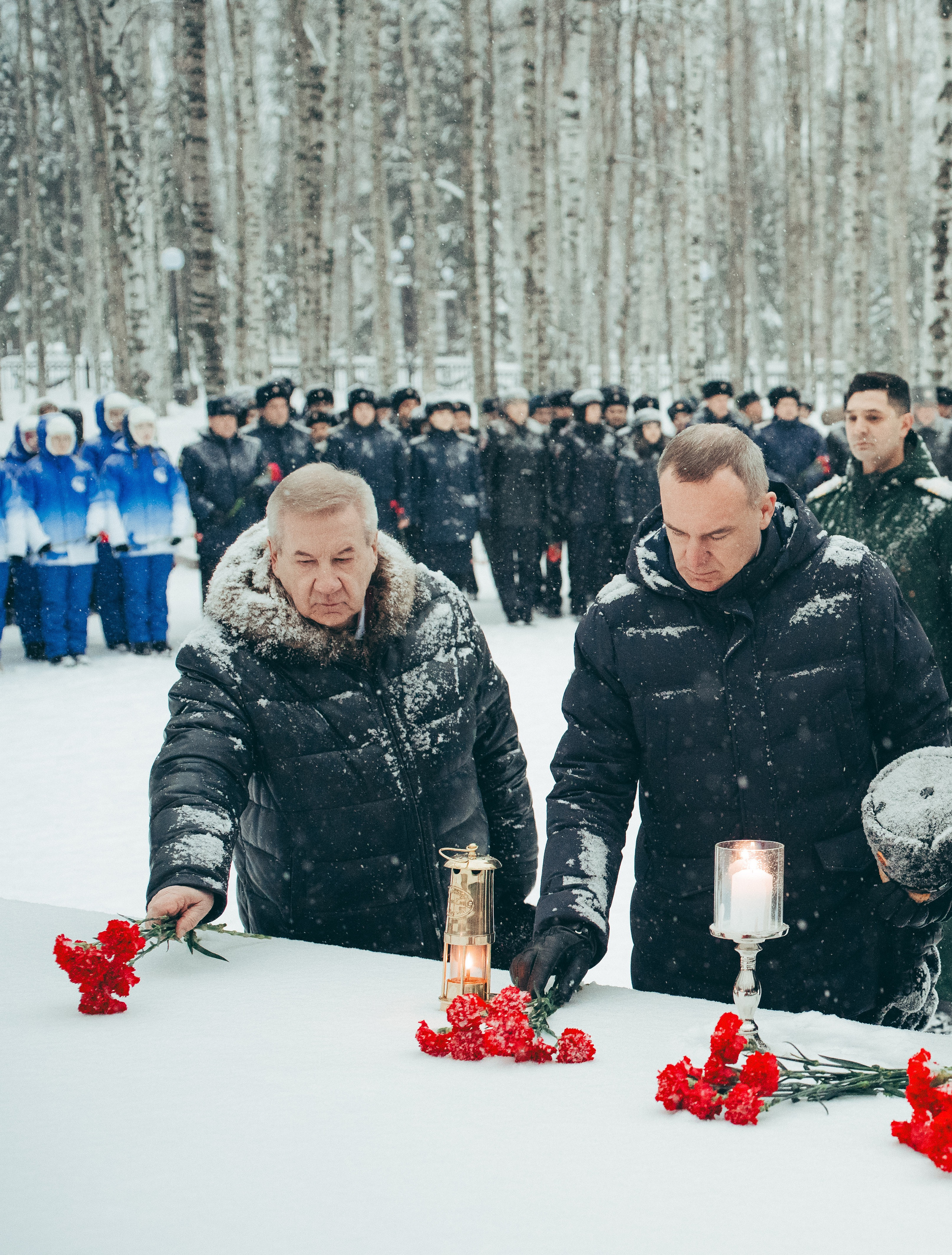 В память о Великой Победе. Ханты-Мансийский Вечный огонь слился с Мурманским