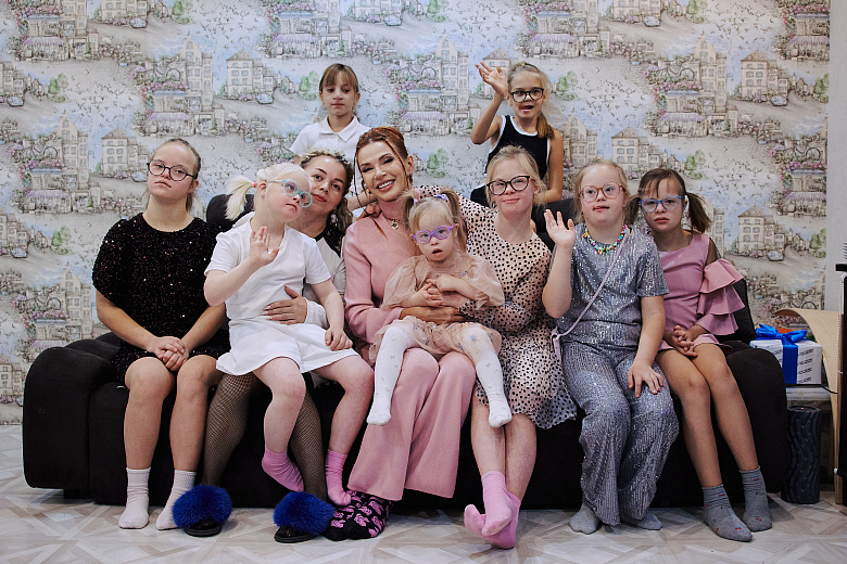 От сердца к сердцу: актриса Эвелина Бледанс в гостях у многодетной семьи Шеверда